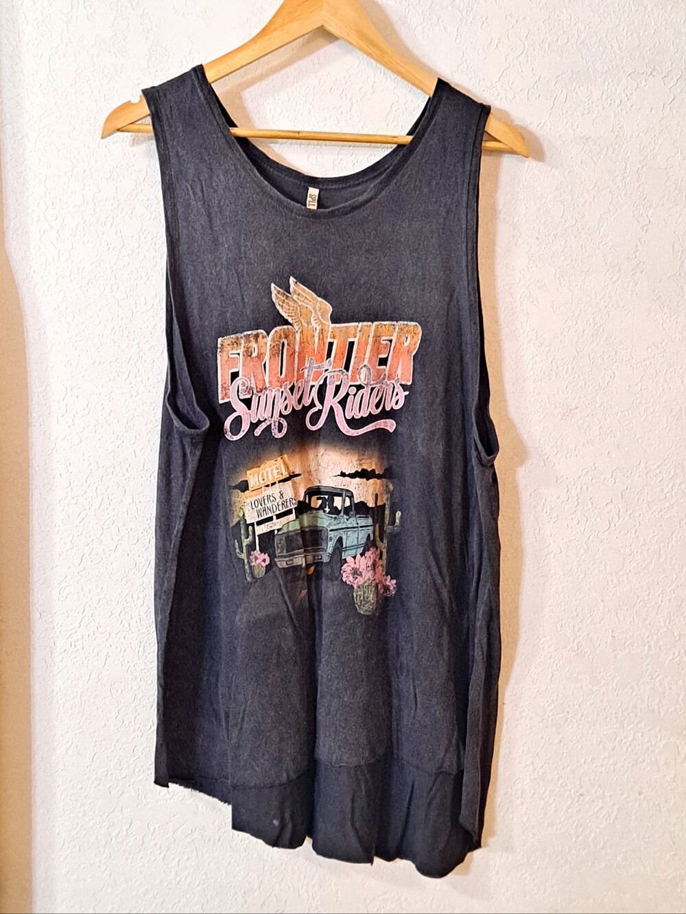 Spell~ Sunset Riders Tank - Picture 5 of 11